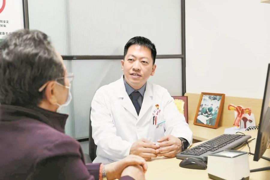雪域高原到手术台:一位妇科党员医生的多重使命答卷(图1) 雪域高原到手术台:一位妇科党员医生的多重使命答卷(图1)