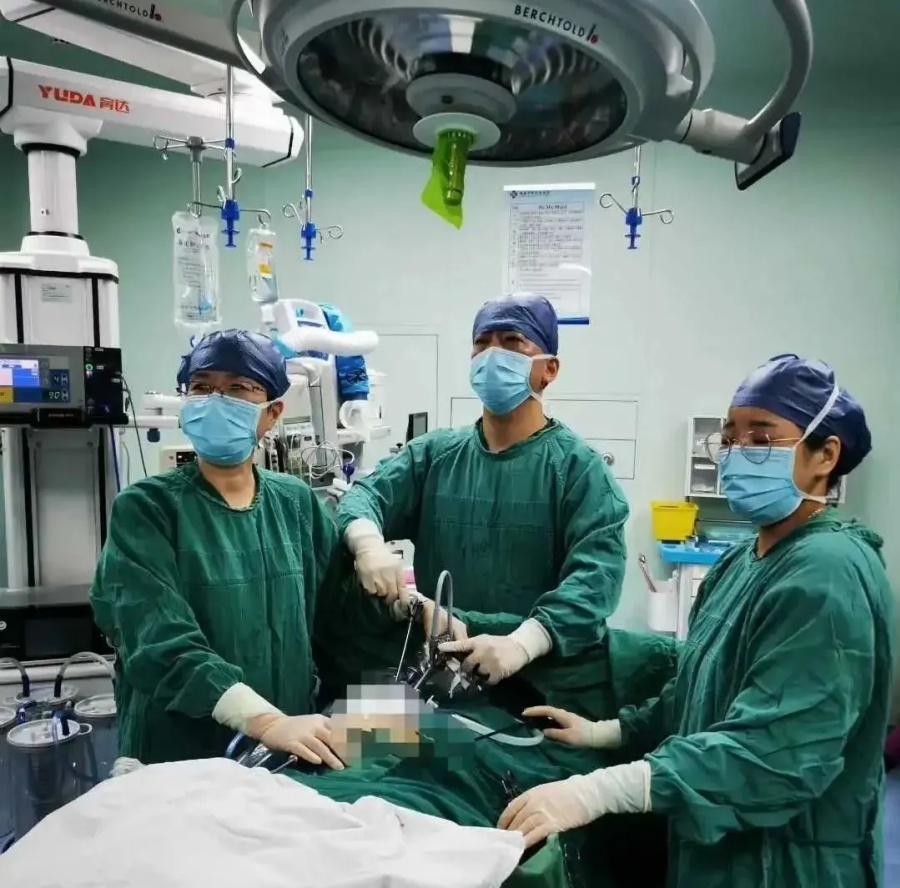 雪域高原到手术台:一位妇科党员医生的多重使命答卷(图3) 雪域高原到手术台:一位妇科党员医生的多重使命答卷(图3)