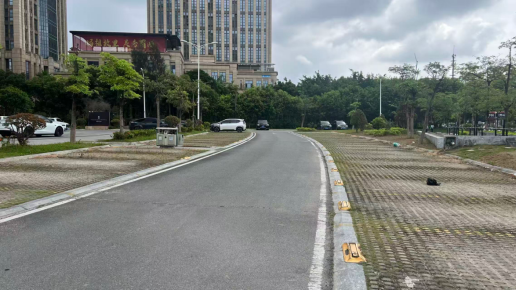 物业测算定价后,莆田写字楼外围停车位开始收费(图2) 物业测算定价后,莆田写字楼外围停车位开始收费(图2)