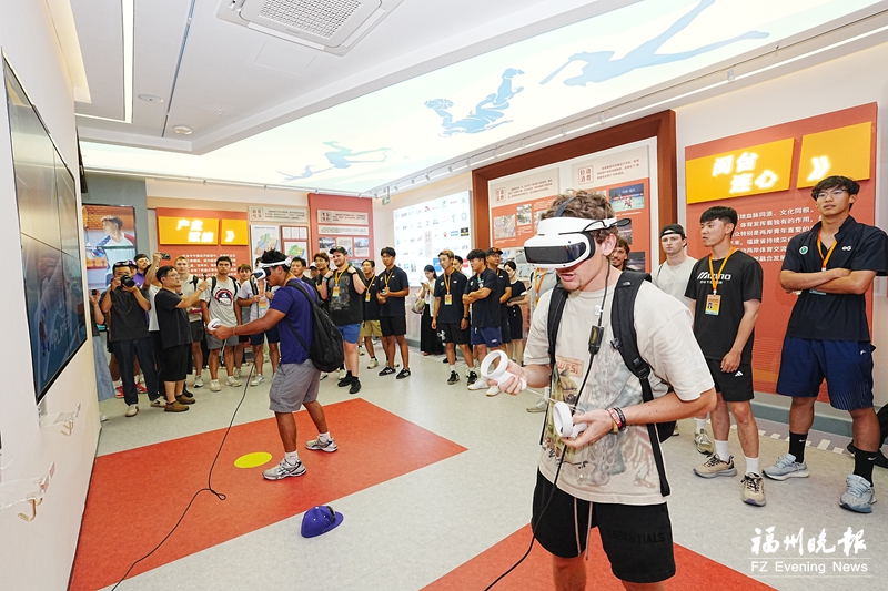 中美青少年走进四所高校 友谊跨越山海共筑青春梦(图2) 中美青少年走进四所高校 友谊跨越山海共筑青春梦(图2)
