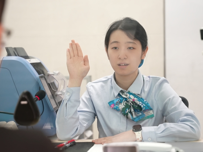 福建父女重访烈士陵园,寻找无名英雄的红色记忆(图4) 福建父女重访烈士陵园,寻找无名英雄的红色记忆(图4)