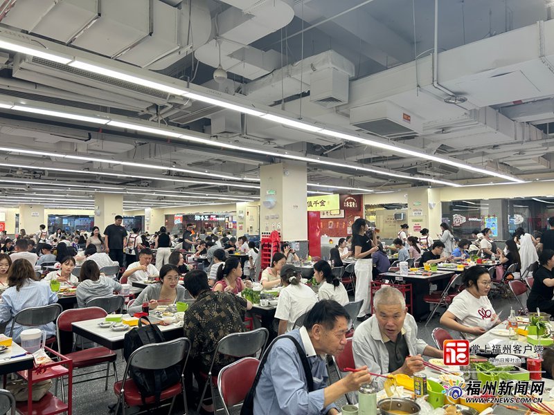 境外游客在福州轻松扫码支付,购物体验顺滑(图3) 境外游客在福州轻松扫码支付,购物体验顺滑(图3)