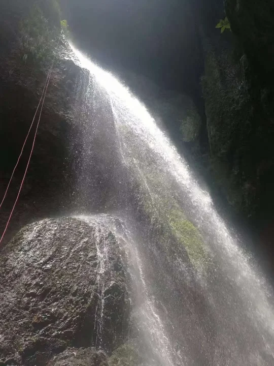 旅行社注意!严禁带团去未开发景区,安全第一