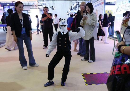 2026 数字经济产业博览会:AI 智能检测仪受青睐,多语言服务(图2) 2026 数字经济产业博览会:AI 智能检测仪受青睐,多语言服务(图2)