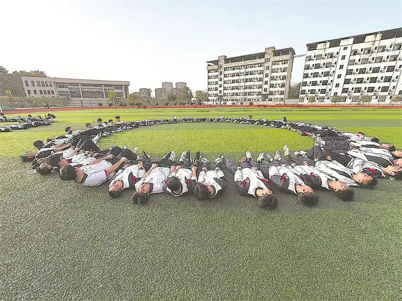 学校如何用一份小报和家访，守护孩子心理健康