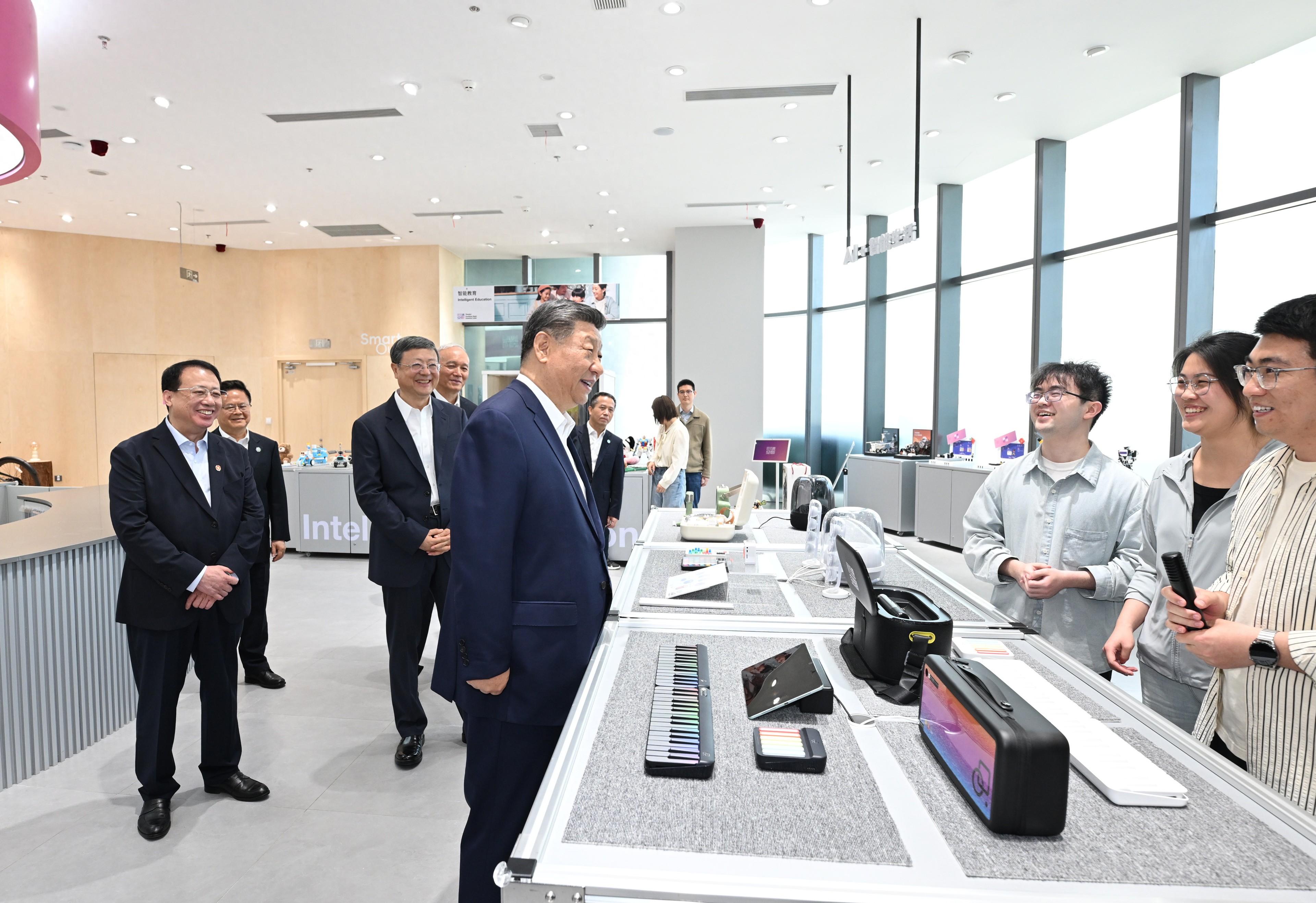 科技创新贵在接力 习近平用接力赛比喻科技强国(图3) 科技创新贵在接力 习近平用接力赛比喻科技强国(图3)
