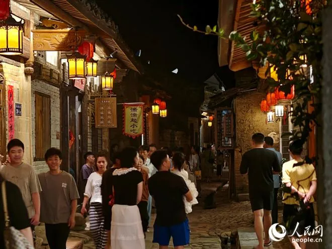 福建光泽古街夜游火了!产权置换让老宅重焕新生(图4) 福建光泽古街夜游火了!产权置换让老宅重焕新生(图4)