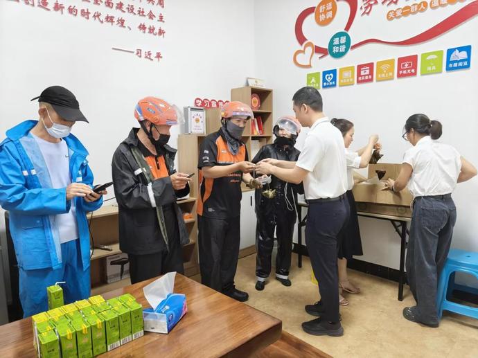 高考通信保障、端午送暖:漳州联通用速度与温度守护民生(图2) 高考通信保障、端午送暖:漳州联通用速度与温度守护民生(图2)