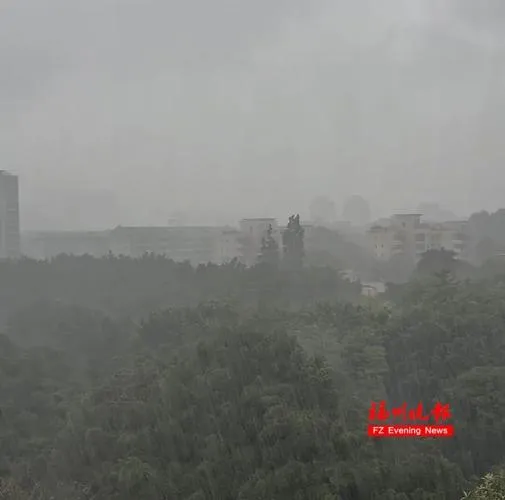 16级超强台风巴威逼近!福建浙江11日迎狂风暴雨(图2) 16级超强台风巴威逼近!福建浙江11日迎狂风暴雨(图2)