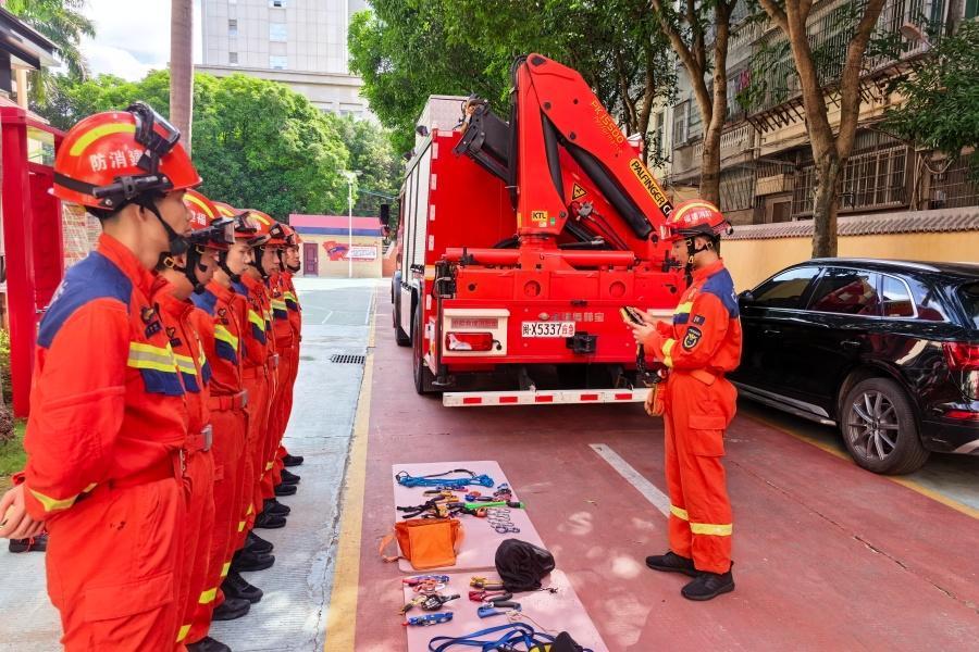 台风巴威来袭,福建消防严阵以待保安全(图4) 台风巴威来袭,福建消防严阵以待保安全(图4)