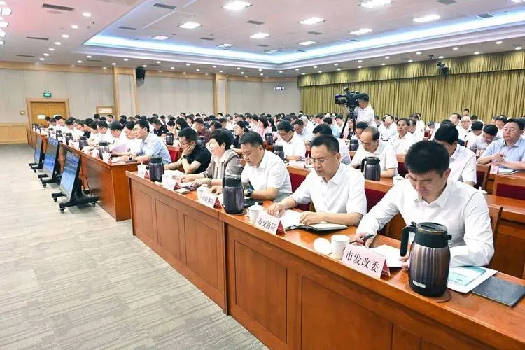 福建服务业大会召开,如何扩能提质?速看政策新动向(图2) 福建服务业大会召开,如何扩能提质?速看政策新动向(图2)