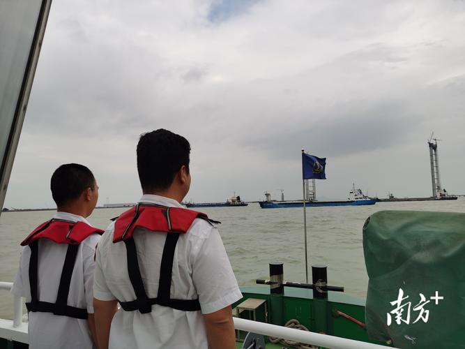 台风巴威逼近,连江海事处立体巡防保安全(图2) 台风巴威逼近,连江海事处立体巡防保安全(图2)