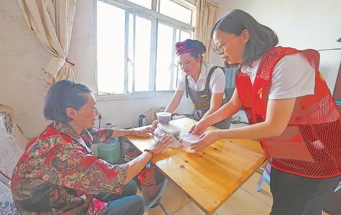 泉州松林社区长者食堂人气旺,老人就餐送餐都方便(图2) 泉州松林社区长者食堂人气旺,老人就餐送餐都方便(图2)