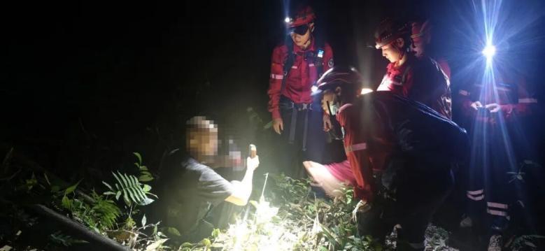 福建高温高湿闷热难耐,车里反锁幼童很危险(图2) 福建高温高湿闷热难耐,车里反锁幼童很危险(图2)