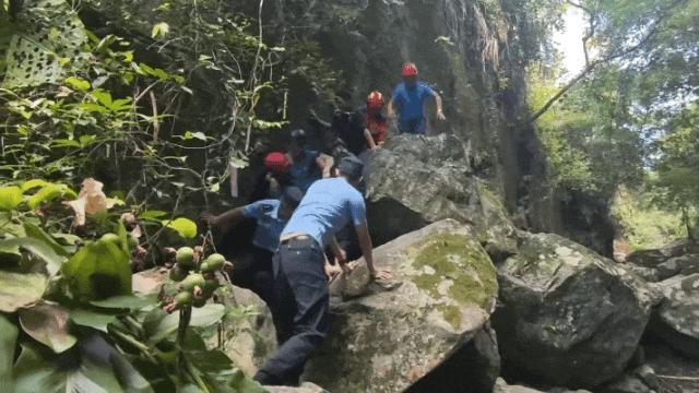 福建高温高湿闷热难耐,车里反锁幼童很危险(图7) 福建高温高湿闷热难耐,车里反锁幼童很危险(图7)