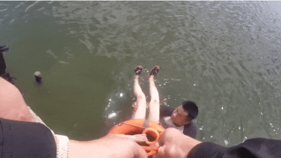 福建高温高湿闷热难耐,车里反锁幼童很危险(图9) 福建高温高湿闷热难耐,车里反锁幼童很危险(图9)