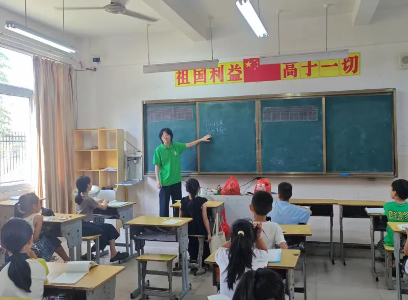台风来了!村干部和大学生联手,盯紧每户每处防台风(图3) 台风来了!村干部和大学生联手,盯紧每户每处防台风(图3)