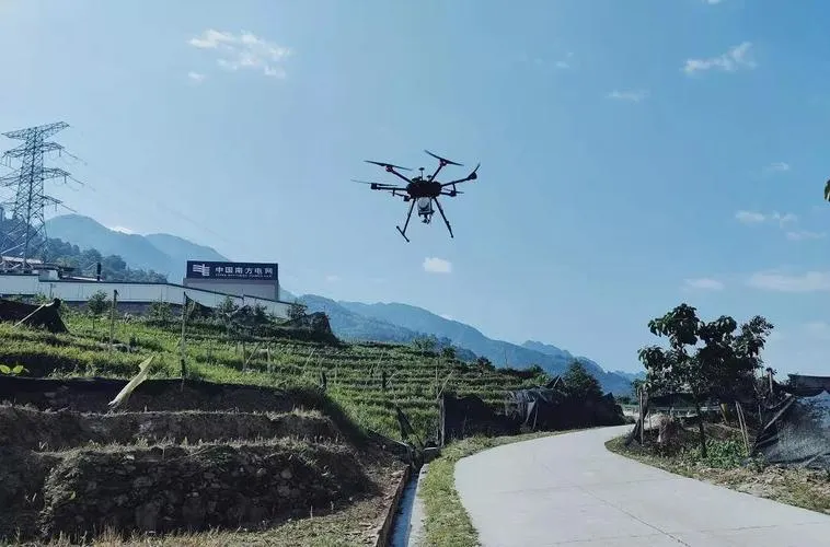 双福高速用无人机巡检,复杂地形也能高清监控(图2) 双福高速用无人机巡检,复杂地形也能高清监控(图2)