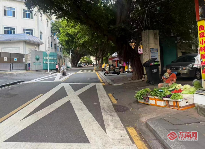 福州这个片区车位少、路难走,居民回家找车位绕半小时(图2) 福州这个片区车位少、路难走,居民回家找车位绕半小时(图2)