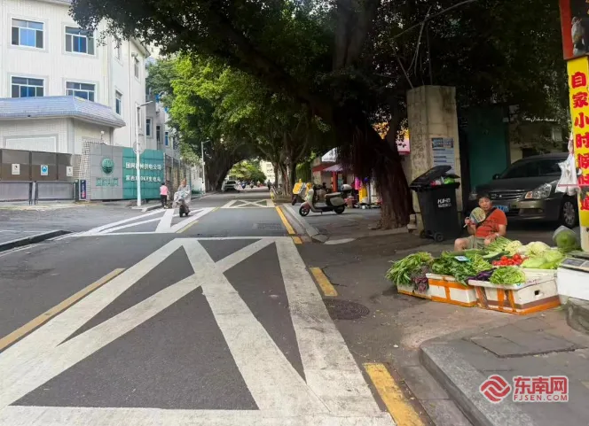福州这个片区车位少、路难走,居民回家找车位绕半小时(图2) 福州这个片区车位少、路难走,居民回家找车位绕半小时(图2)