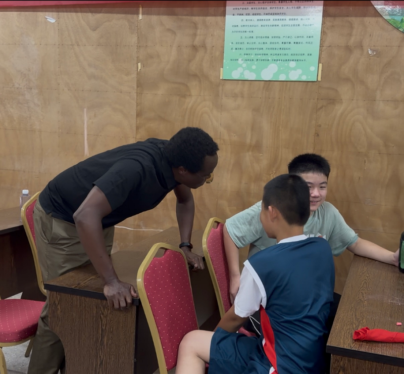 外籍博士后走进福建山区小学,用乐高教乡村孩子看世界(图4) 外籍博士后走进福建山区小学,用乐高教乡村孩子看世界(图4)