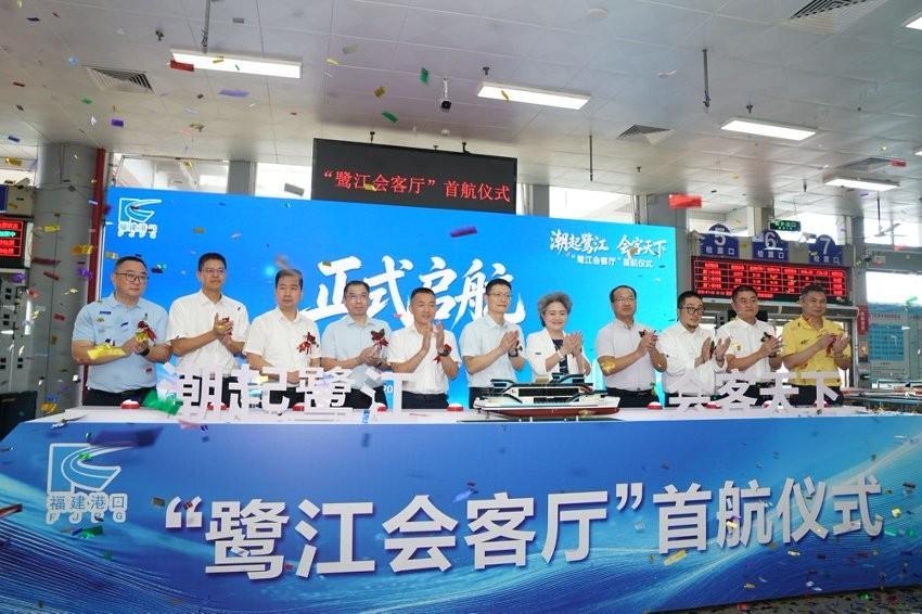 国内首艘全通透电动观光船首航 海上看金门新选择(图2) 国内首艘全通透电动观光船首航 海上看金门新选择(图2)