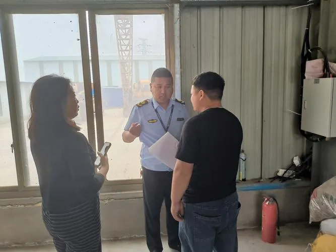 福州召开紧急部署会:福建全省鞋厂及劳动密集型企业启动火灾隐患专项整治(图2) 福州召开紧急部署会:福建全省鞋厂及劳动密集型企业启动火灾隐患专项整治(图2)
