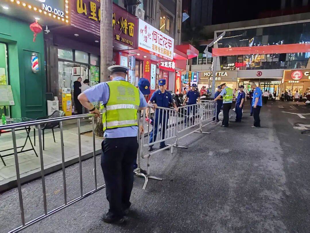 莆田万达停车不再难!商圈周边盘活车位、微改路网,出行顺畅多了(图3) 莆田万达停车不再难!商圈周边盘活车位、微改路网,出行顺畅多了(图3)