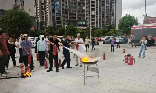 福州鲤城筑牢安全防线:6667项隐患清查背后的全域攻坚(图2) 福州鲤城筑牢安全防线:6667项隐患清查背后的全域攻坚(图2)