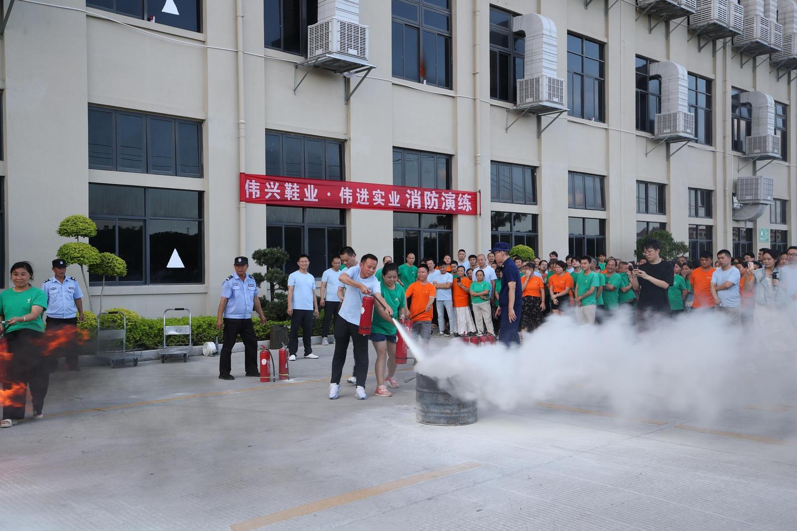 福建严查电动车违规充电 消防通道堵塞整治行动(图9) 福建严查电动车违规充电 消防通道堵塞整治行动(图9)