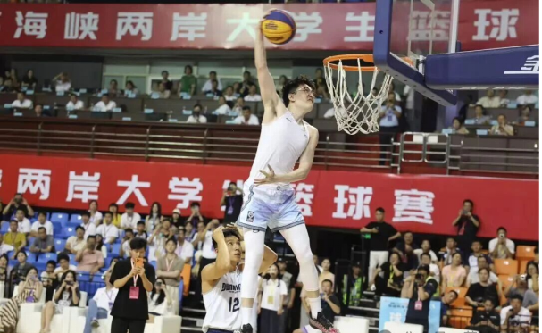 2026海峡两岸大学生篮球赛开幕 16支球队齐聚莆田(图3) 2026海峡两岸大学生篮球赛开幕 16支球队齐聚莆田(图3)
