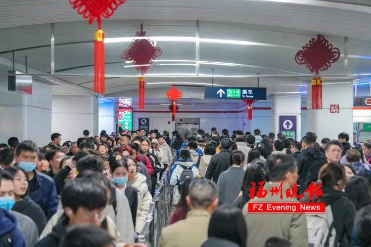 福州地铁暑期夜间延长运营,高峰加密间隔,方便市民夜游出行(图2) 福州地铁暑期夜间延长运营,高峰加密间隔,方便市民夜游出行(图2)