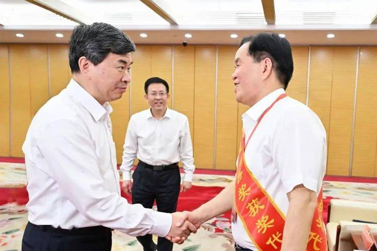 福建慈善奖开始评选，快来推荐身边的爱心榜样