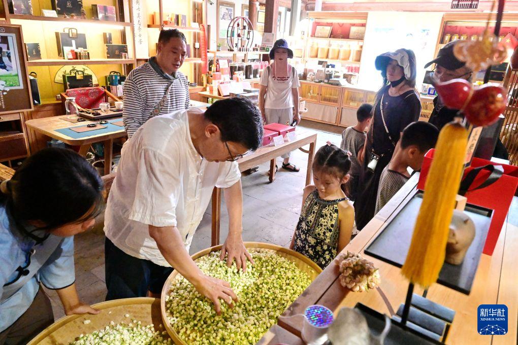 福州茉莉花茶非遗工坊开放体验,茶旅融合新玩法(图11) 福州茉莉花茶非遗工坊开放体验,茶旅融合新玩法(图11)
