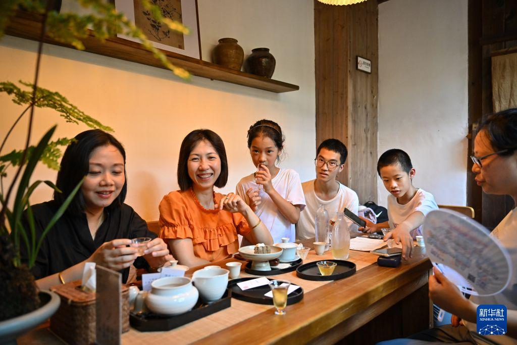 福州茉莉花茶非遗工坊开放体验,茶旅融合新玩法(图12) 福州茉莉花茶非遗工坊开放体验,茶旅融合新玩法(图12)