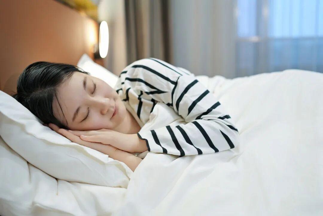 年轻人周末补觉能降抑郁风险41%?NHANES研究教你正确补觉方法(图1) 年轻人周末补觉能降抑郁风险41%?NHANES研究教你正确补觉方法(图1)