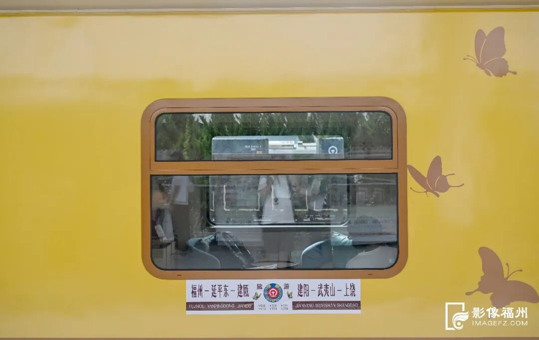 武夷山国家公园观光列车 8节车厢看闽江风景(图3) 武夷山国家公园观光列车 8节车厢看闽江风景(图3)