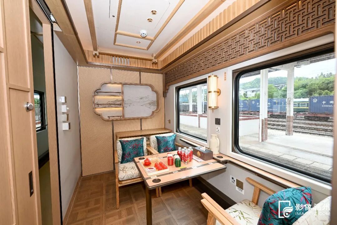 武夷山国家公园观光列车 8节车厢看闽江风景(图10) 武夷山国家公园观光列车 8节车厢看闽江风景(图10)
