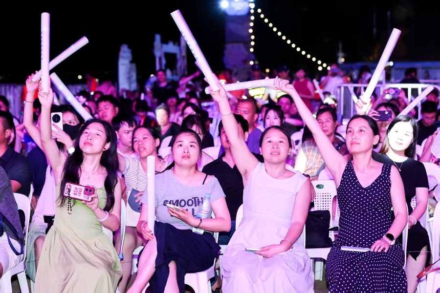 鼓浪屿音乐季浪漫之夜,游客必看的海滨音乐会(图6) 鼓浪屿音乐季浪漫之夜,游客必看的海滨音乐会(图6)