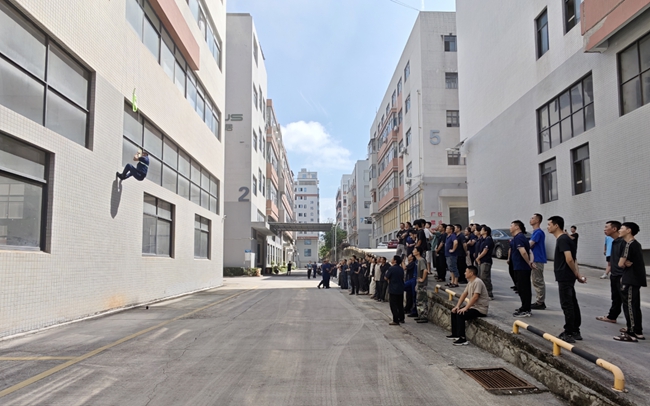 企业商铺必备安全装备,拆窗破网保命通道,安溪安全生产整改指南(图4) 企业商铺必备安全装备,拆窗破网保命通道,安溪安全生产整改指南(图4)