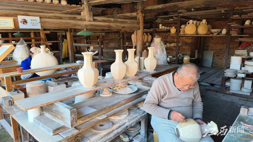 景德镇手工瓷业申遗成功,中国世界遗产增至61项(图1) 景德镇手工瓷业申遗成功,中国世界遗产增至61项(图1)