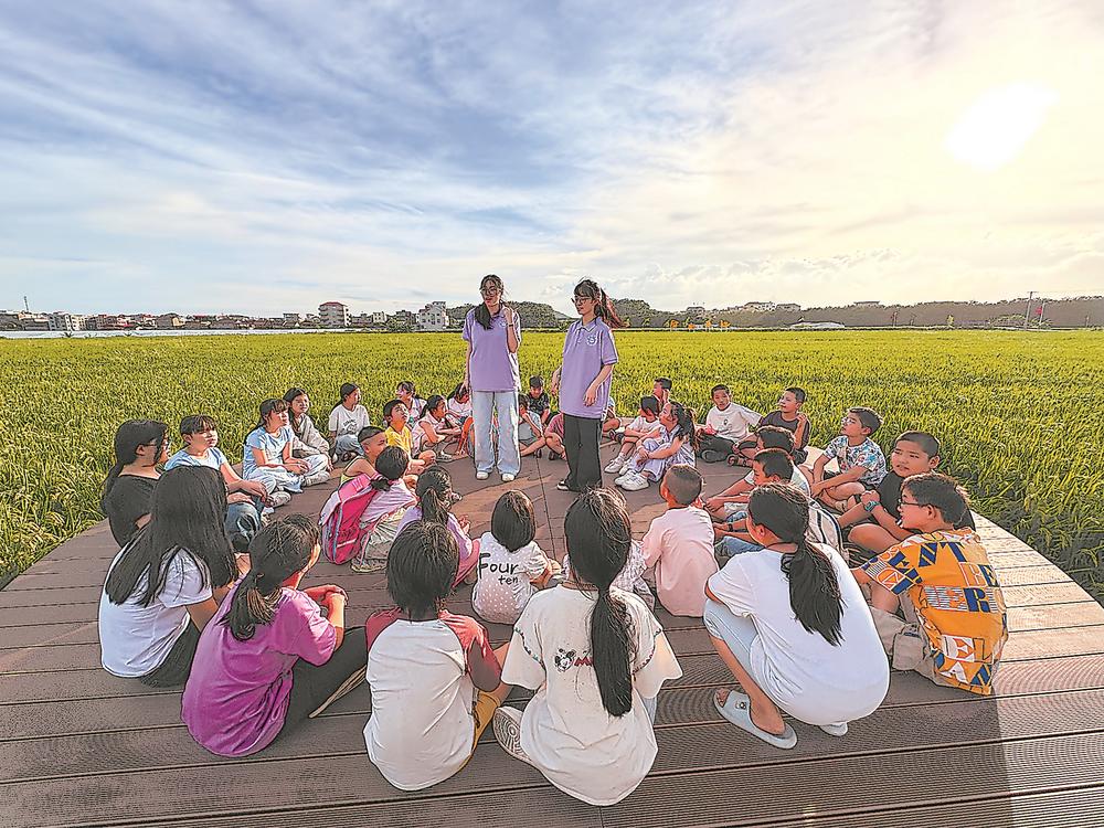 屏山村办8年公益夏令营,解决留守儿童暑假看护难题(图1) 屏山村办8年公益夏令营,解决留守儿童暑假看护难题(图1)