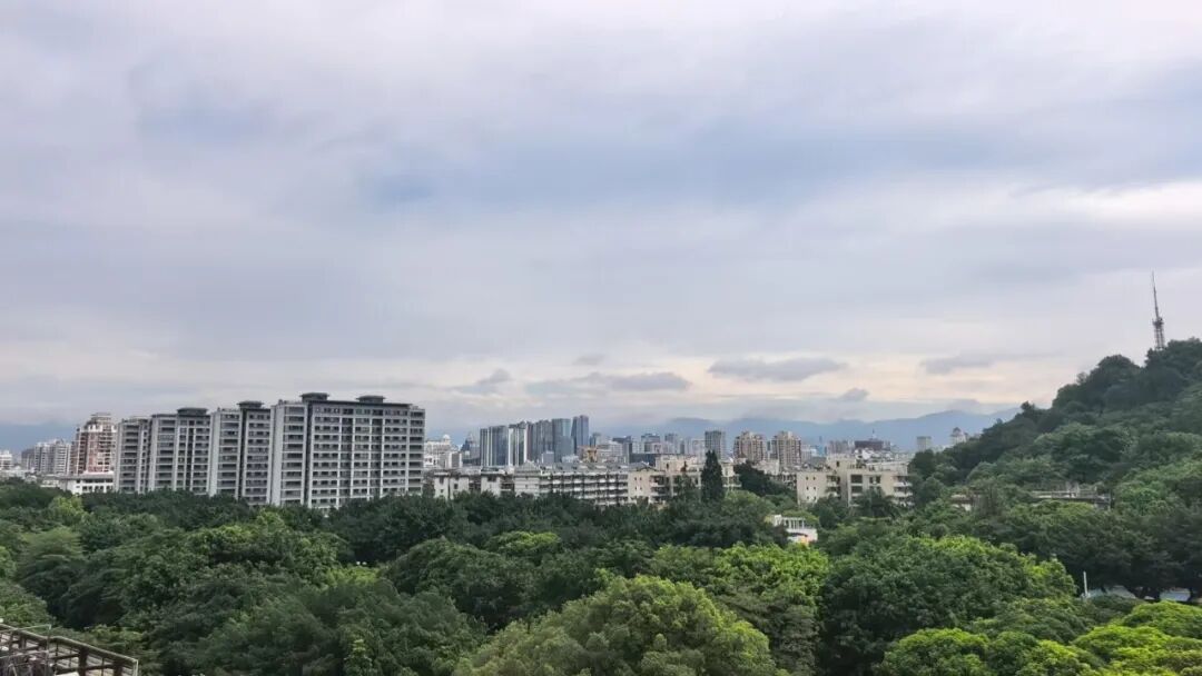 13号台风白海豚爆发增强 未来或登陆我国 需警惕(图7) 13号台风白海豚爆发增强 未来或登陆我国 需警惕(图7)