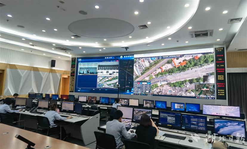 武汉城市智眼:无人机5分钟全城覆盖,16个部门接入实时监测(图2) 武汉城市智眼:无人机5分钟全城覆盖,16个部门接入实时监测(图2)