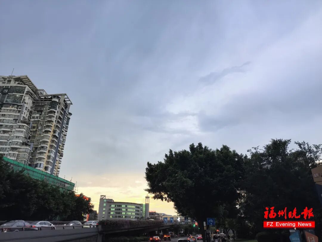 福建沿海台风预警升级:超强台风“白海豚”二次眼壁置换,或影响浙闽交界(图7) 福建沿海台风预警升级:超强台风“白海豚”二次眼壁置换,或影响浙闽交界(图7)