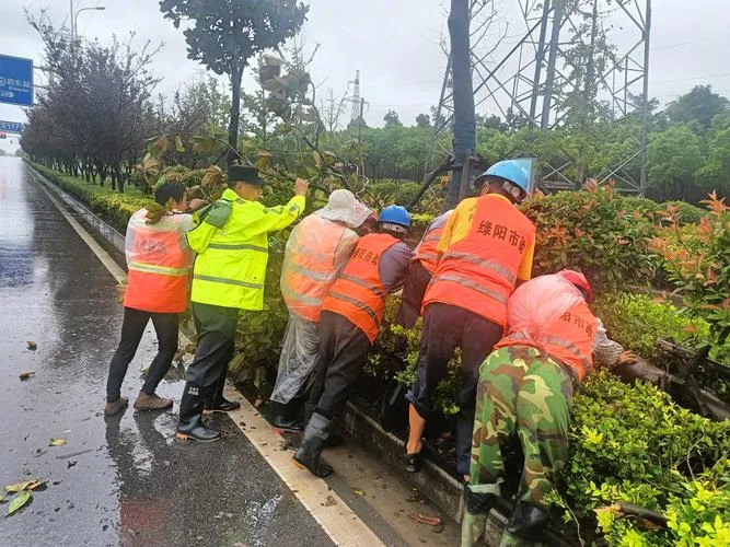 福州建阳区迎战台风“白海豚”：水库一日三巡、群众应转尽转(图1)