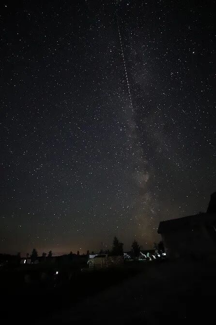 2026英仙座流星雨观测指南:新月无月光,最佳时间地点全攻略(图1) 2026英仙座流星雨观测指南:新月无月光,最佳时间地点全攻略(图1)
