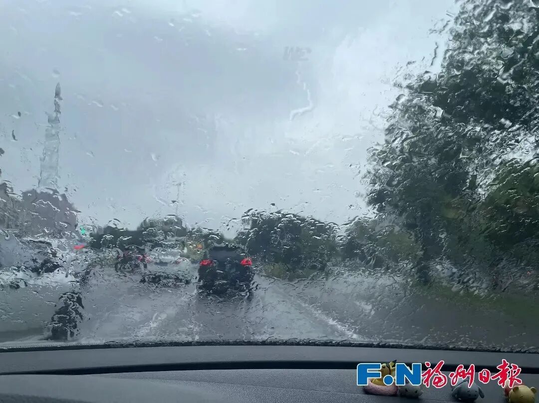 福州迎七夕风雨考验:18号台风“沙德尔”逼近闽粤琼沿海(图5) 福州迎七夕风雨考验:18号台风“沙德尔”逼近闽粤琼沿海(图5)