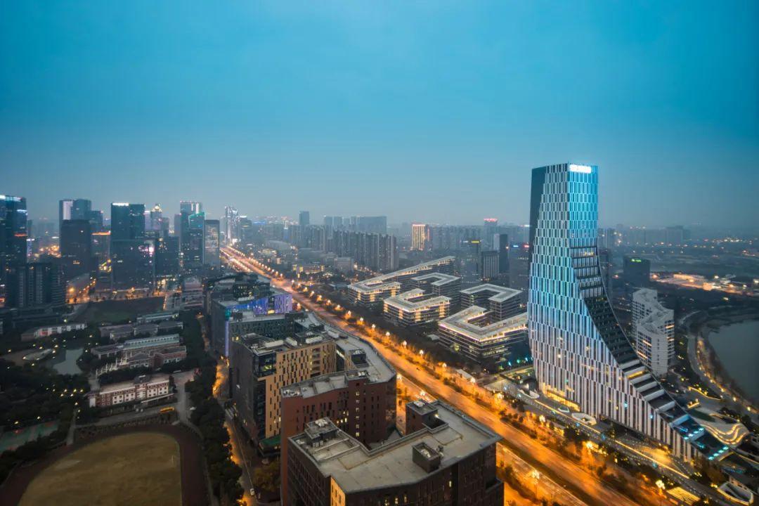 福州服务业规划:2030年增加值达1.2万亿,聚焦游戏、卫星通信等新业态(图2) 福州服务业规划:2030年增加值达1.2万亿,聚焦游戏、卫星通信等新业态(图2)