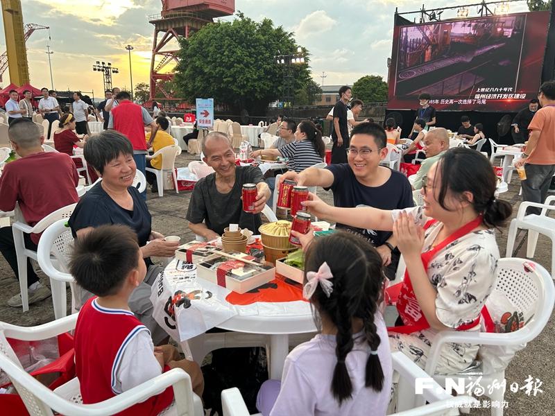 福州鱼丸团购暴涨660%,火锅猛增65%,2026暑期美食爆款揭秘(图1) 福州鱼丸团购暴涨660%,火锅猛增65%,2026暑期美食爆款揭秘(图1)